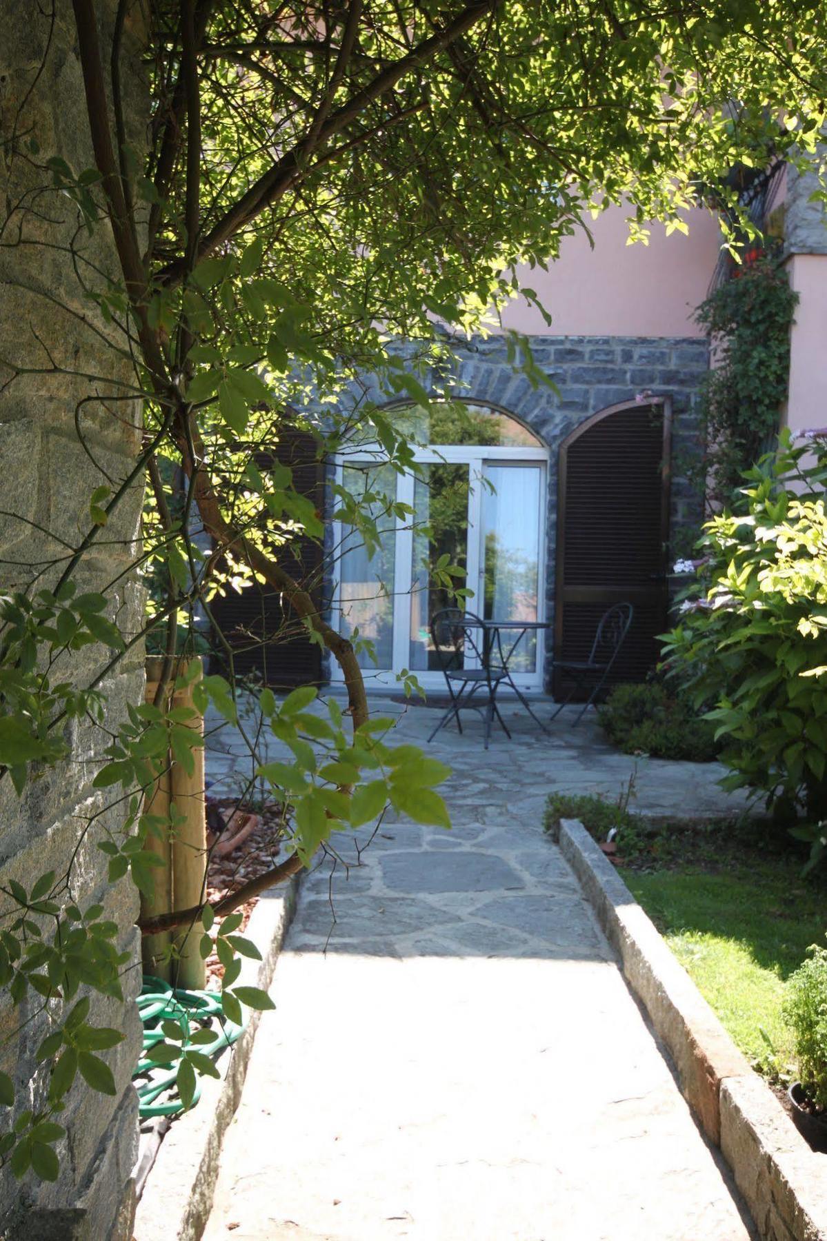 Bed and Breakfast Balcone Fiorito à Menaggio Extérieur photo